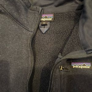 Patagonia quarter zip navy blue, worn twice, basically new